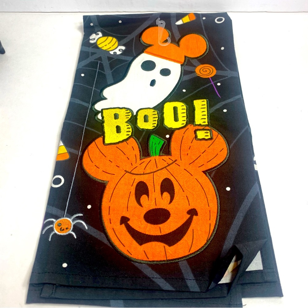 NWT. DISNEY HALLOWEEN MICKEY JACK-O'-LANTERNS GHOSTS BOO KITCHEN TOWEL.